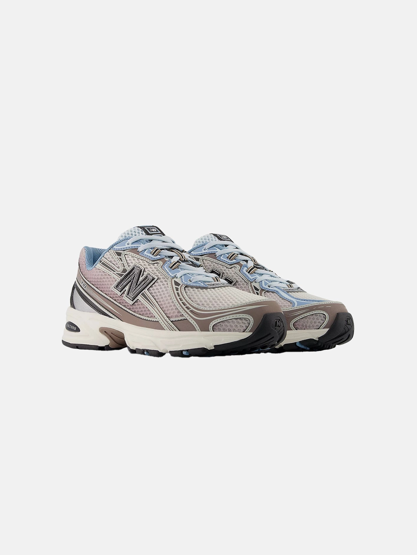 740 "Sea Salt/Earth Shadow" Modern Step-On Glide