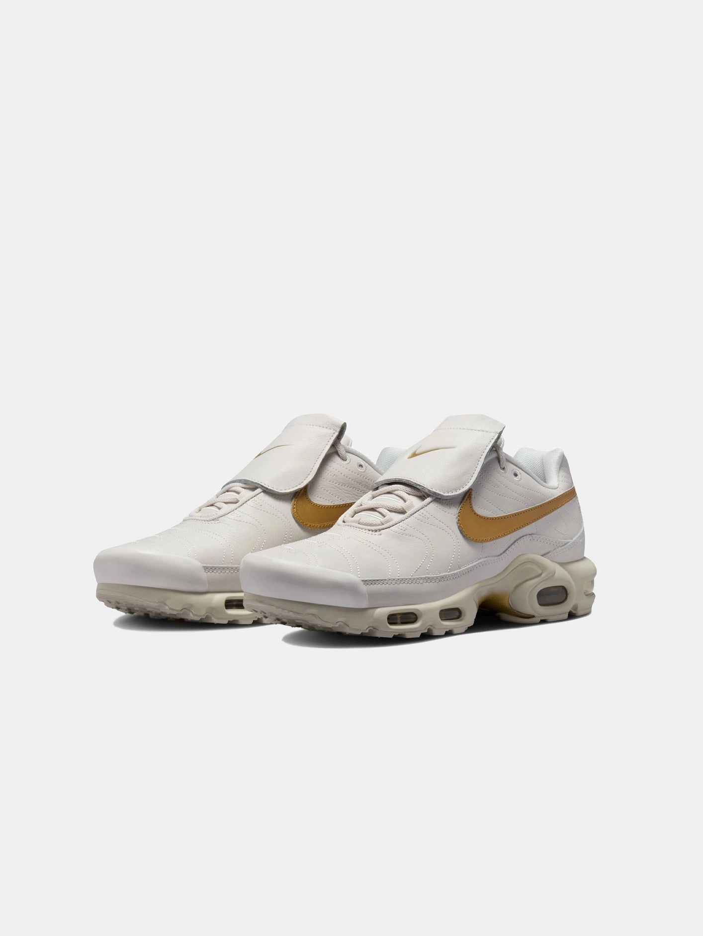 Air Max Plus Tiempo "Metallic Gold" Flexible Step-Up