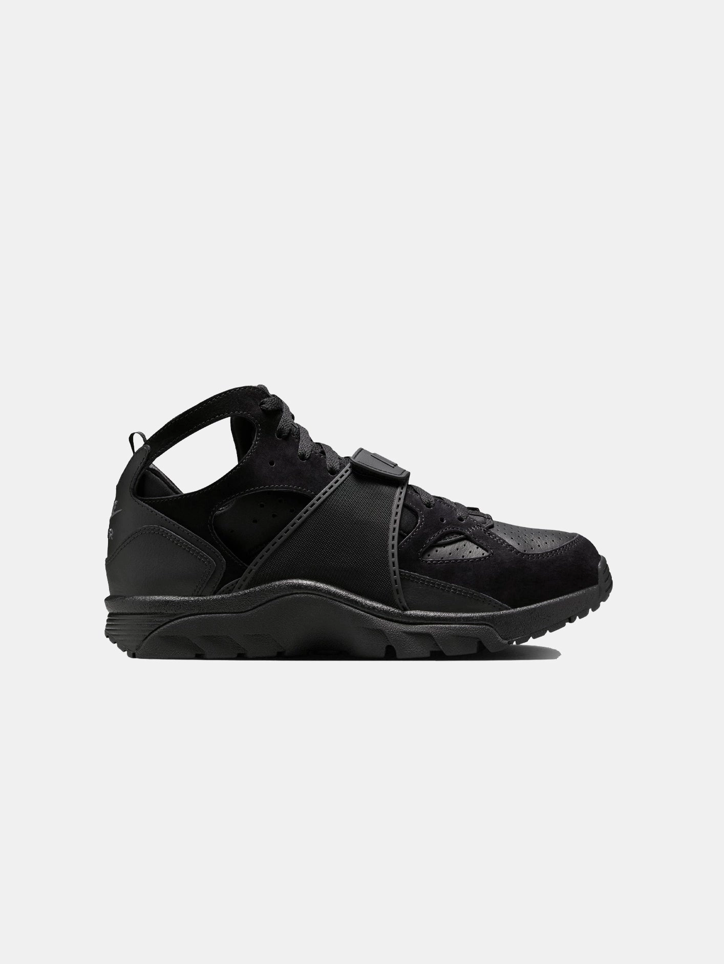 Pass Hike Air Trainer Huarache "Triple Black"