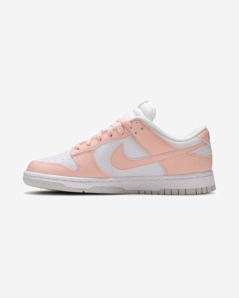 All-weather look NIKE DUNK LOW WMNS NEXT NATURE PALE CORAL PINK
