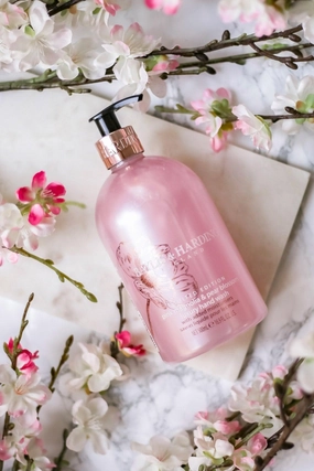 BAYLIS & HARDING