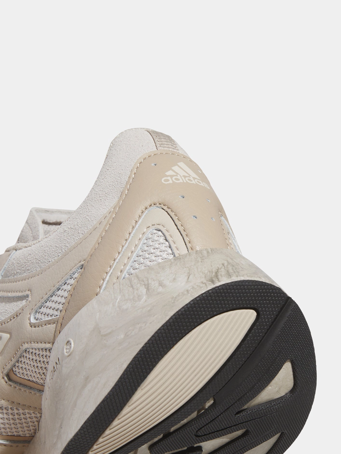 Easy Step-On Glide Layer Adizero Aruku "Wonder Beige"