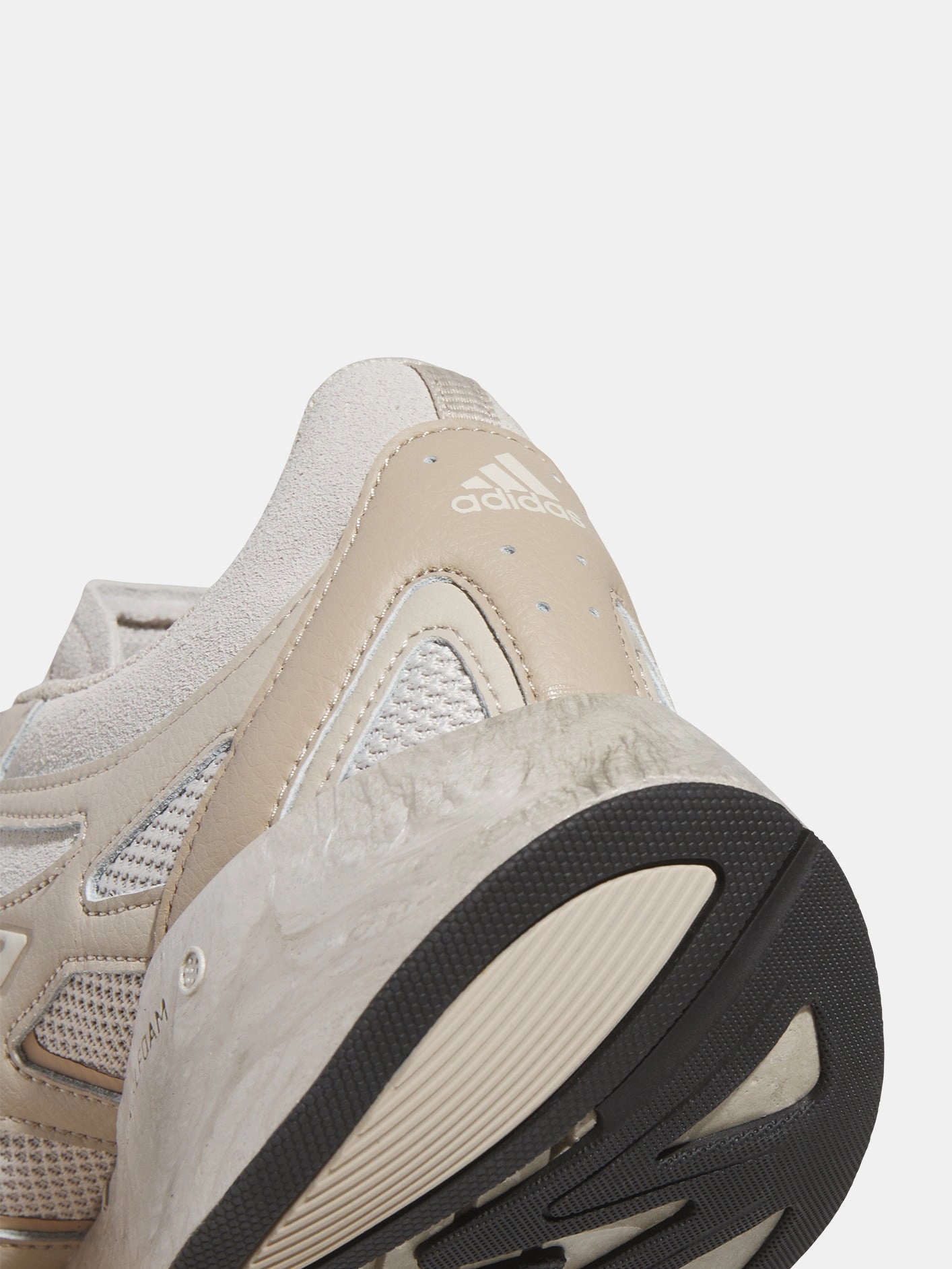 Easy Step-On Glide Layer Adizero Aruku "Wonder Beige"