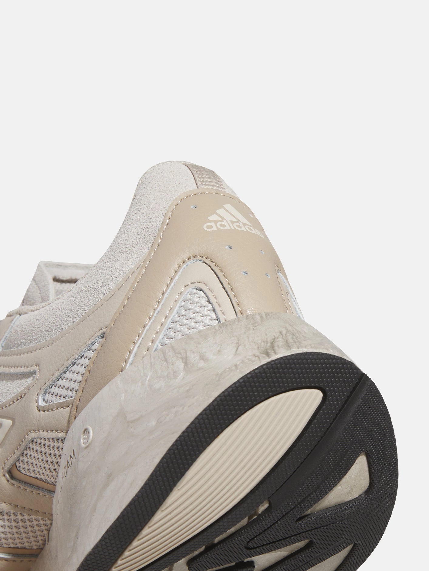 Easy Step-On Glide Layer Adizero Aruku "Wonder Beige"