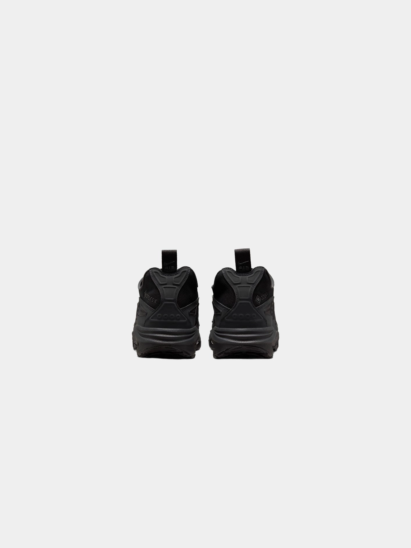 Everyday Essential Air Max SNDR GORE-TEX "Black and Dark Smoke Grey"
