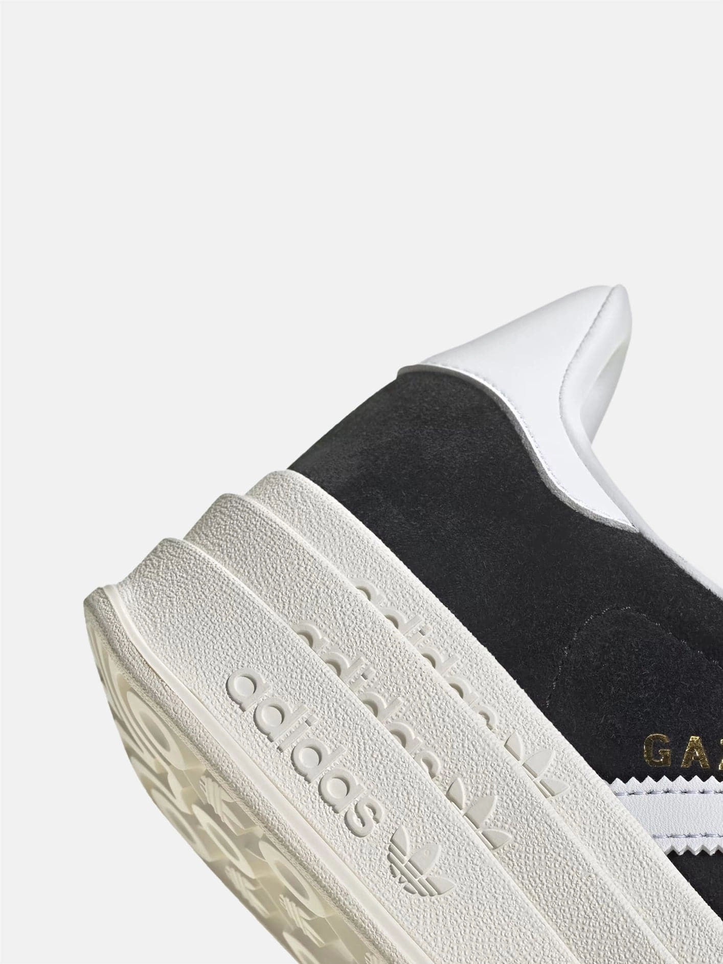 Gazelle Bold "Core Black" Modern Step-On