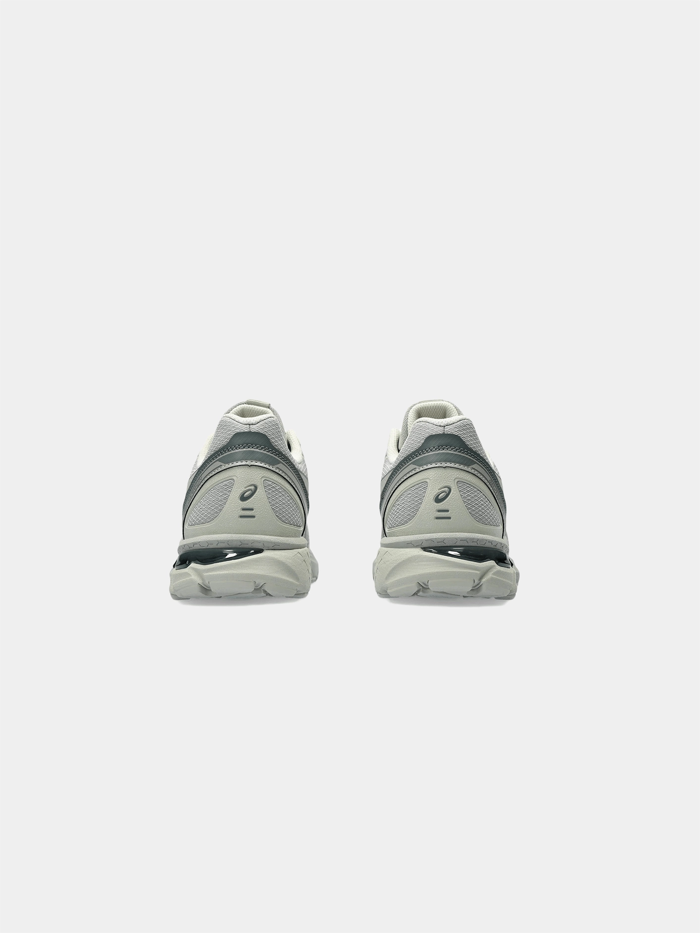 Gel-Terrain "Seal Grey" Travel Motion-Step