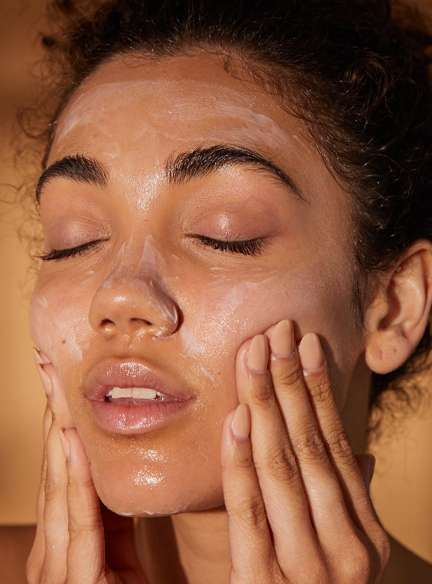 Gentle Facial Cleansing Cream with Glycolic Acid