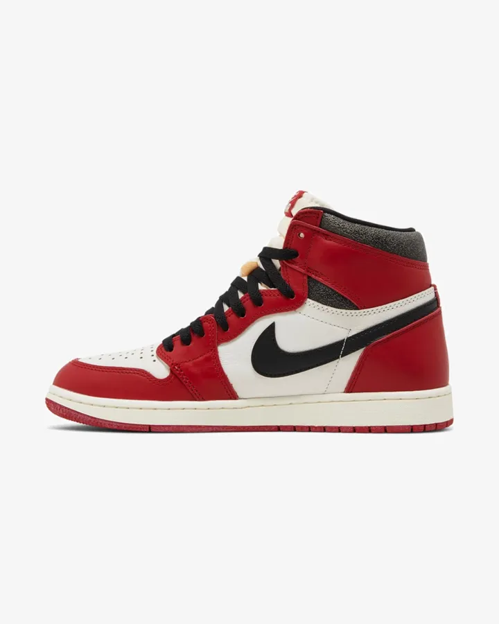 NIKE AIR JORDAN1 RETRO HIGH OG CHICAGO LOST AND FOUND Sporty Vibe