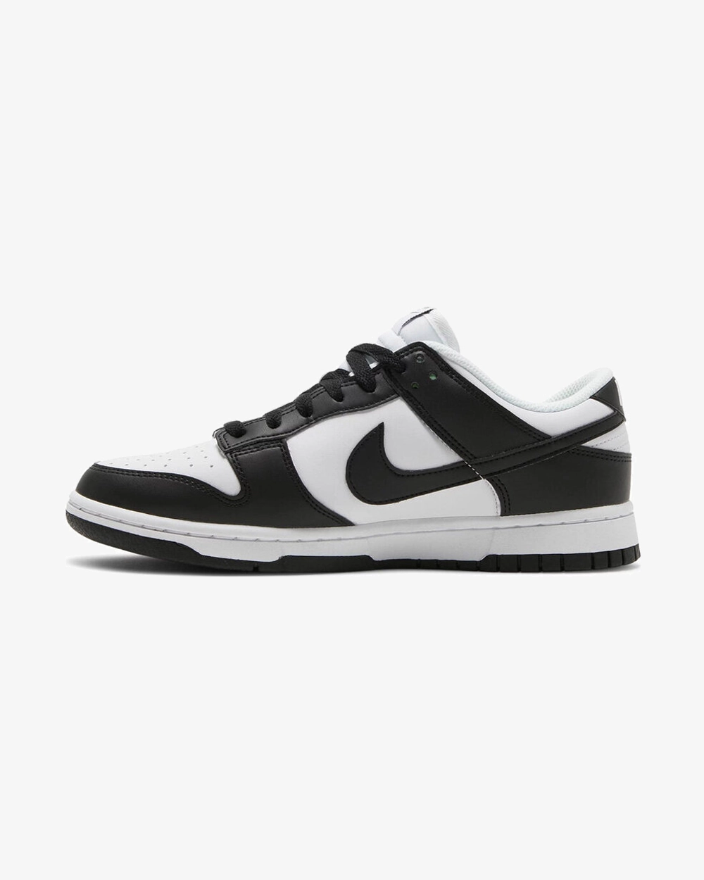 NIKE DUNK LOW NEXT NATURE WMNS BLACK WHITE Streamlined silhouette