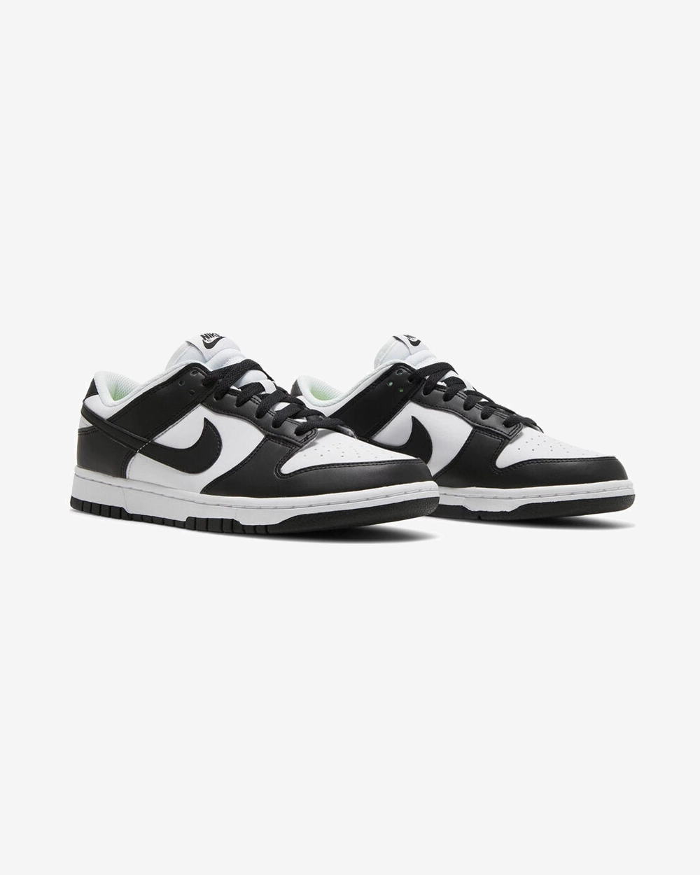 NIKE DUNK LOW NEXT NATURE WMNS BLACK WHITE Streamlined silhouette