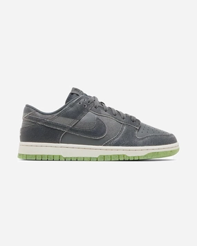 All-around traction Secure Design NIKE DUNK LOW RETRO PRM HALLOWEEN 2022