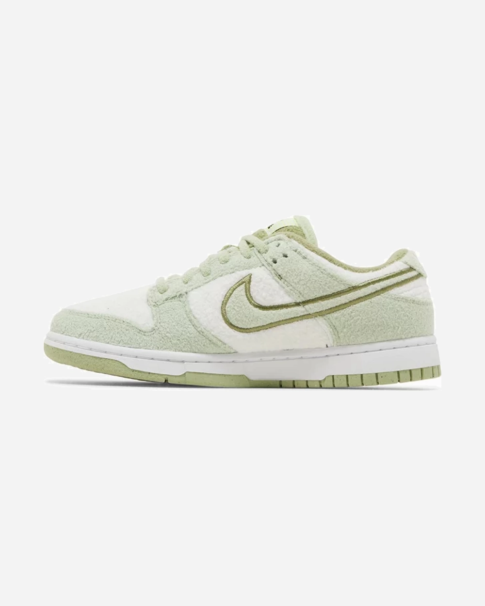 NIKE DUNK LOW SE CC WMNS HONEYDEW Sturdy materials
