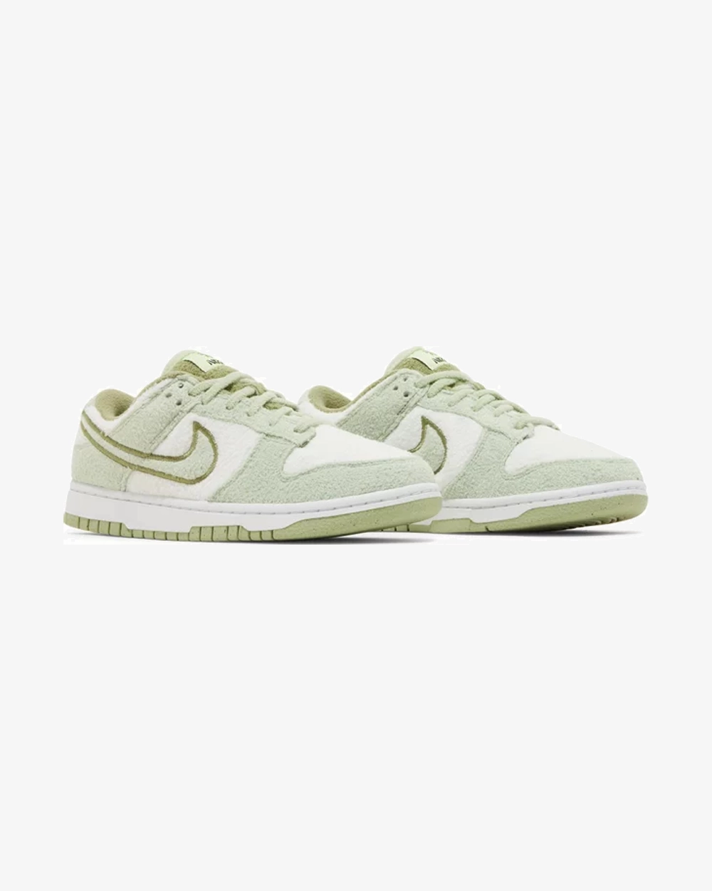 NIKE DUNK LOW SE CC WMNS HONEYDEW Sturdy materials