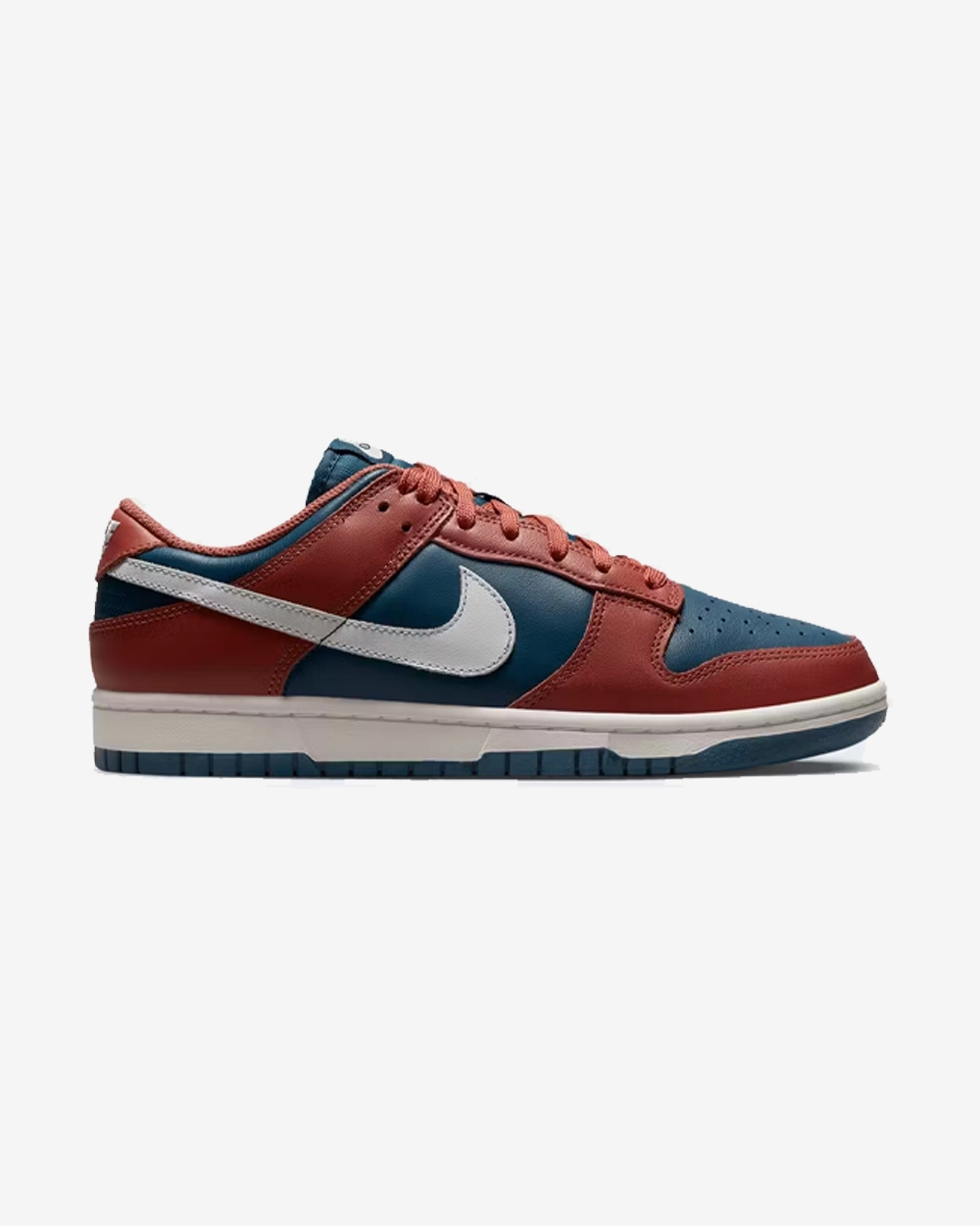 All-Day Flexibility NIKE DUNK LOW WMNS CANYON RUST