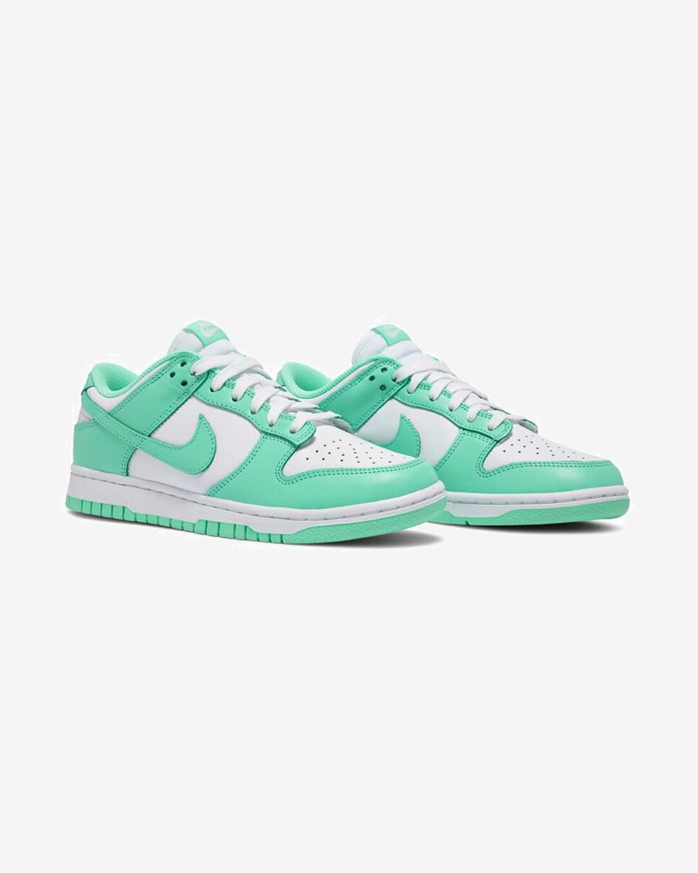 NIKE DUNK LOW WMNS GREEN GLOW Easy traction