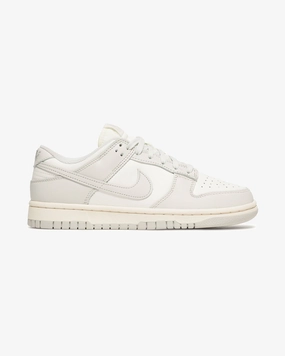athletic chic NIKE DUNK LOW WMNS SAIL LIGHT BONE