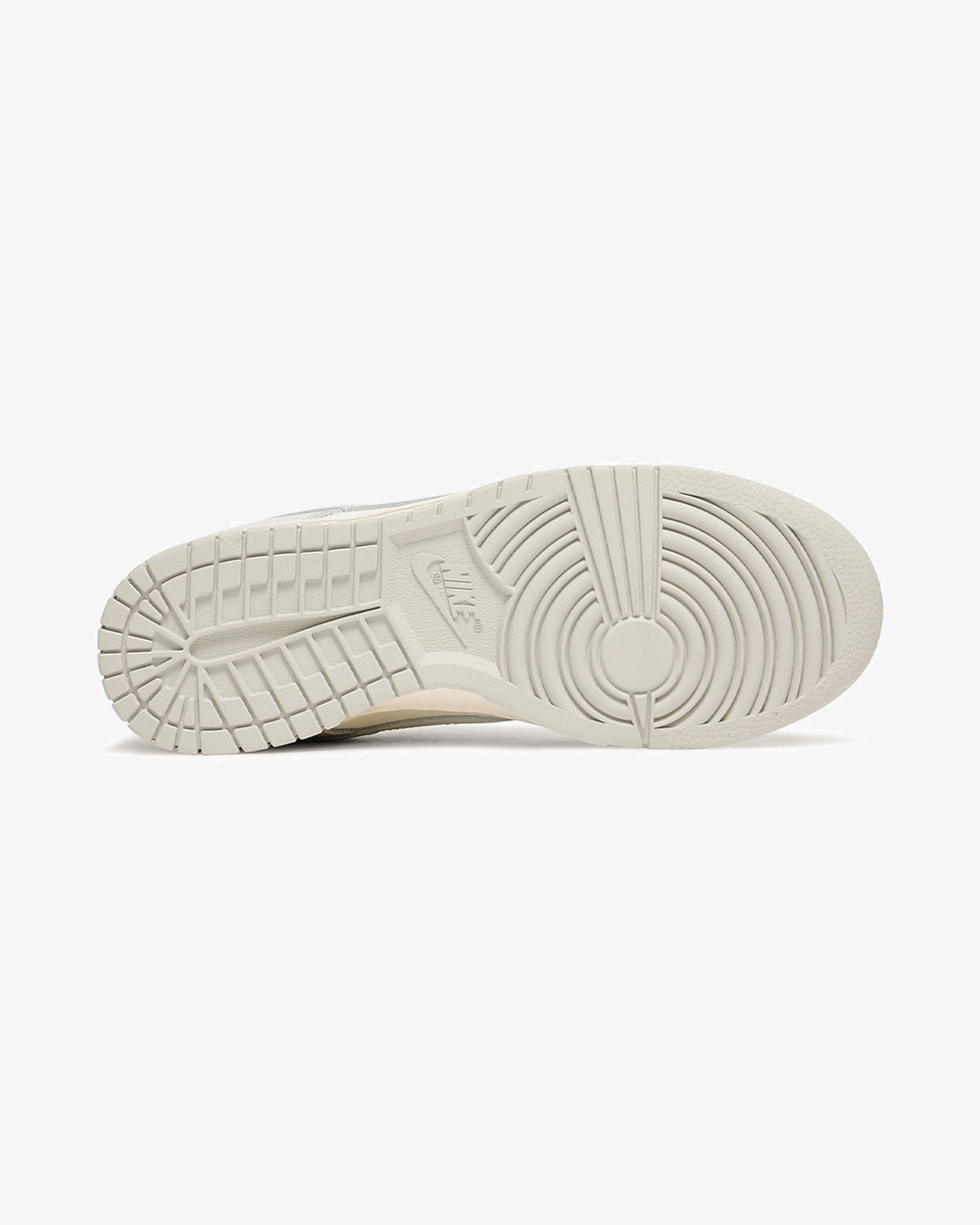 NIKE DUNK LOW WMNS SAIL LIGHT BONE High-Traction Sole