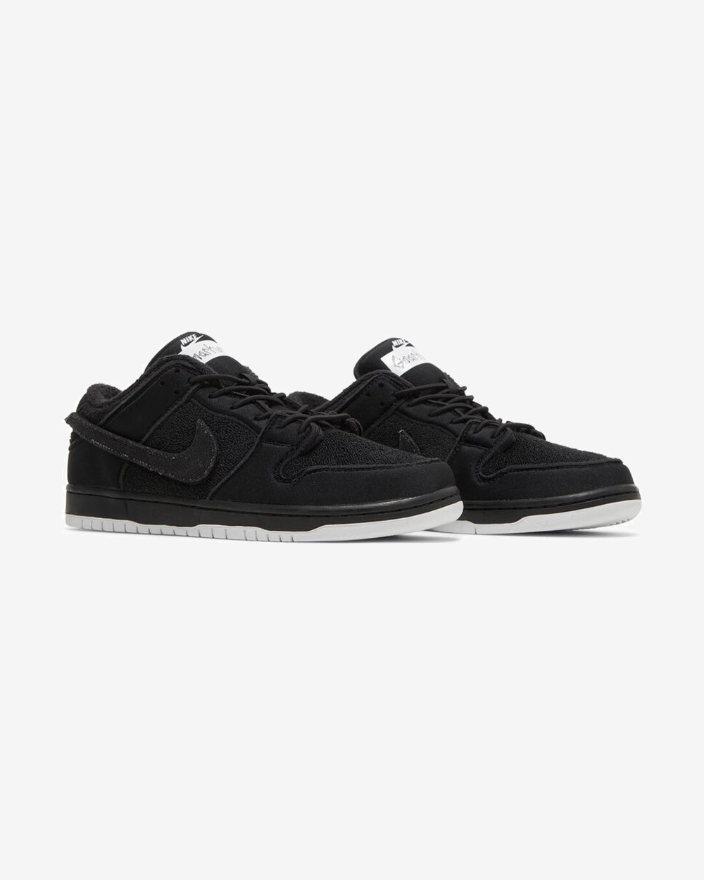 NIKE SB DUNK LOW PRO 'GNARHUNTERS' Versatile use