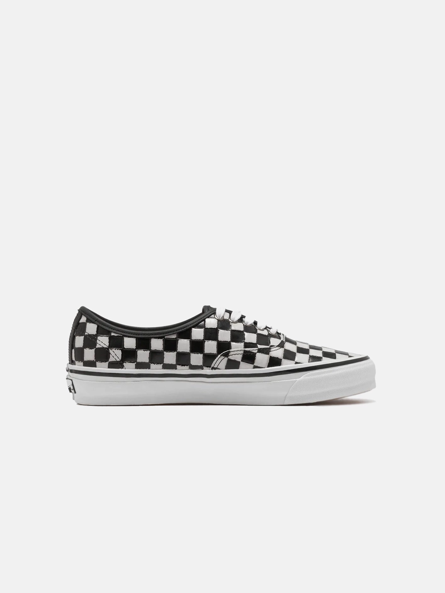 Vine Path Market Day OTW Authentic 44 Vibram "Black/White"