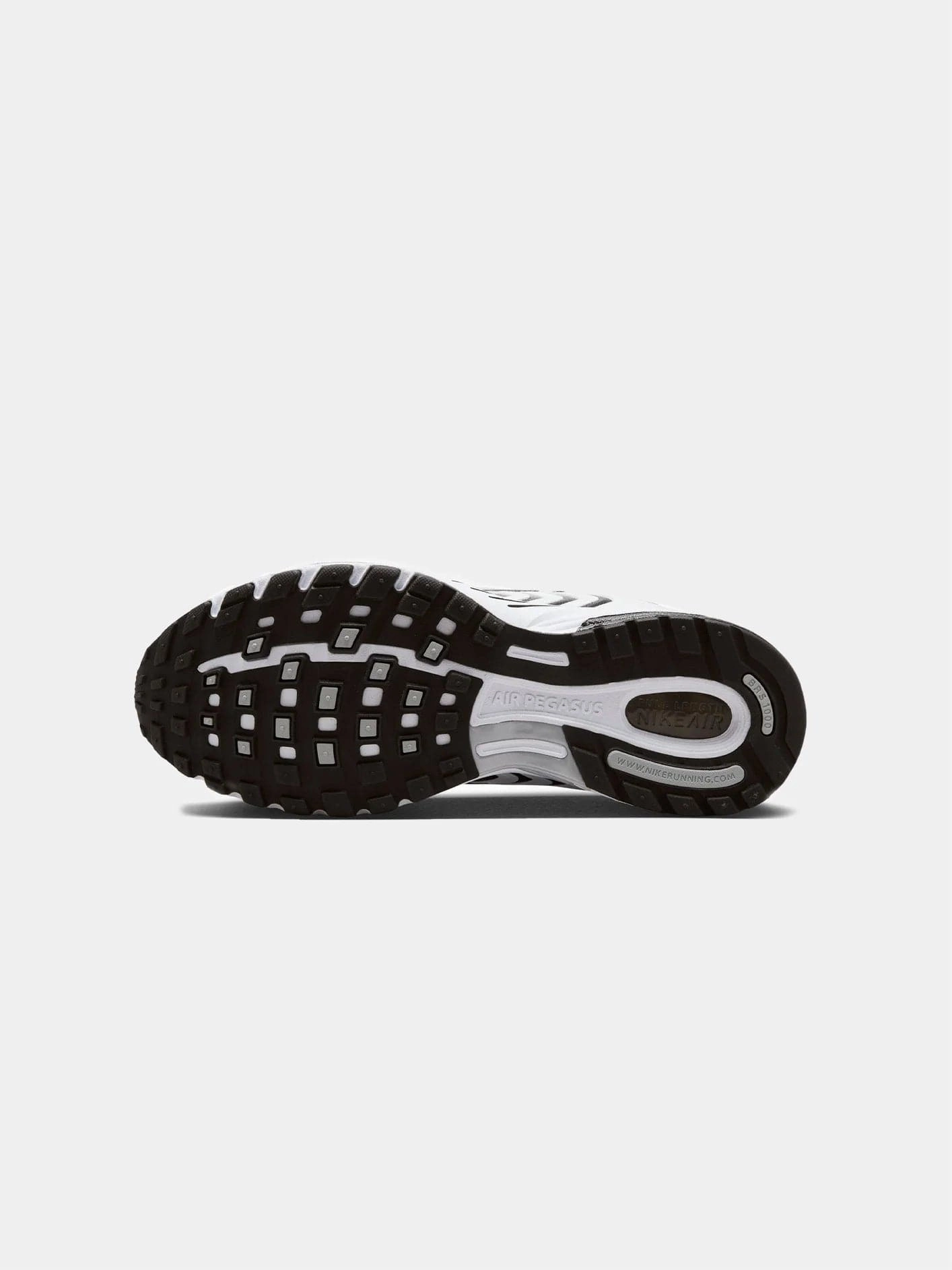 Peg 2K5 "White & Black" All-Day Slip-On
