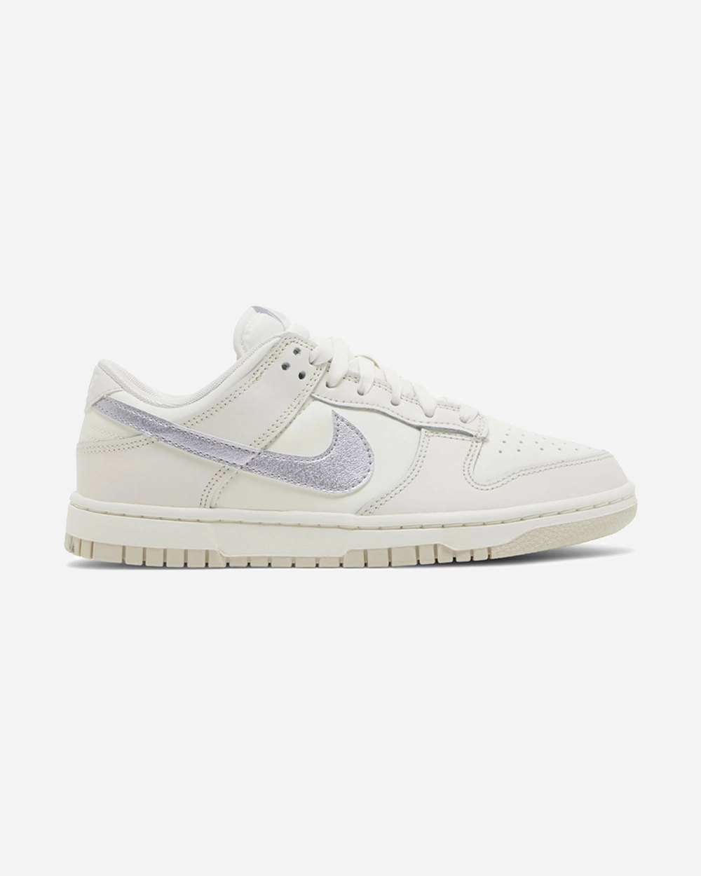 Run Fast Fashion-Forward Look NIKE DUNK LOW SAIL OXYGEN PURPLE