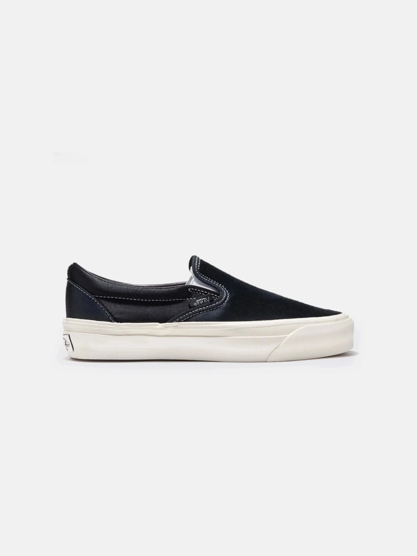 Wide Step LX Slip-On Reissue 98 "Jet Set"