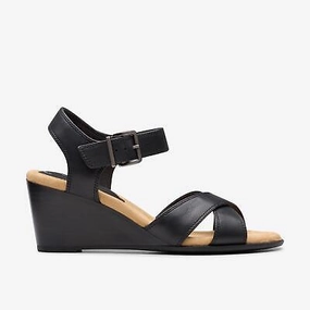 Ribbons Women's Emmalae Iris Outdoor Decor