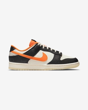 NIKE DUNK LOW HALLOWEEN PRM 2021 Sleek Silhouette Action Ready