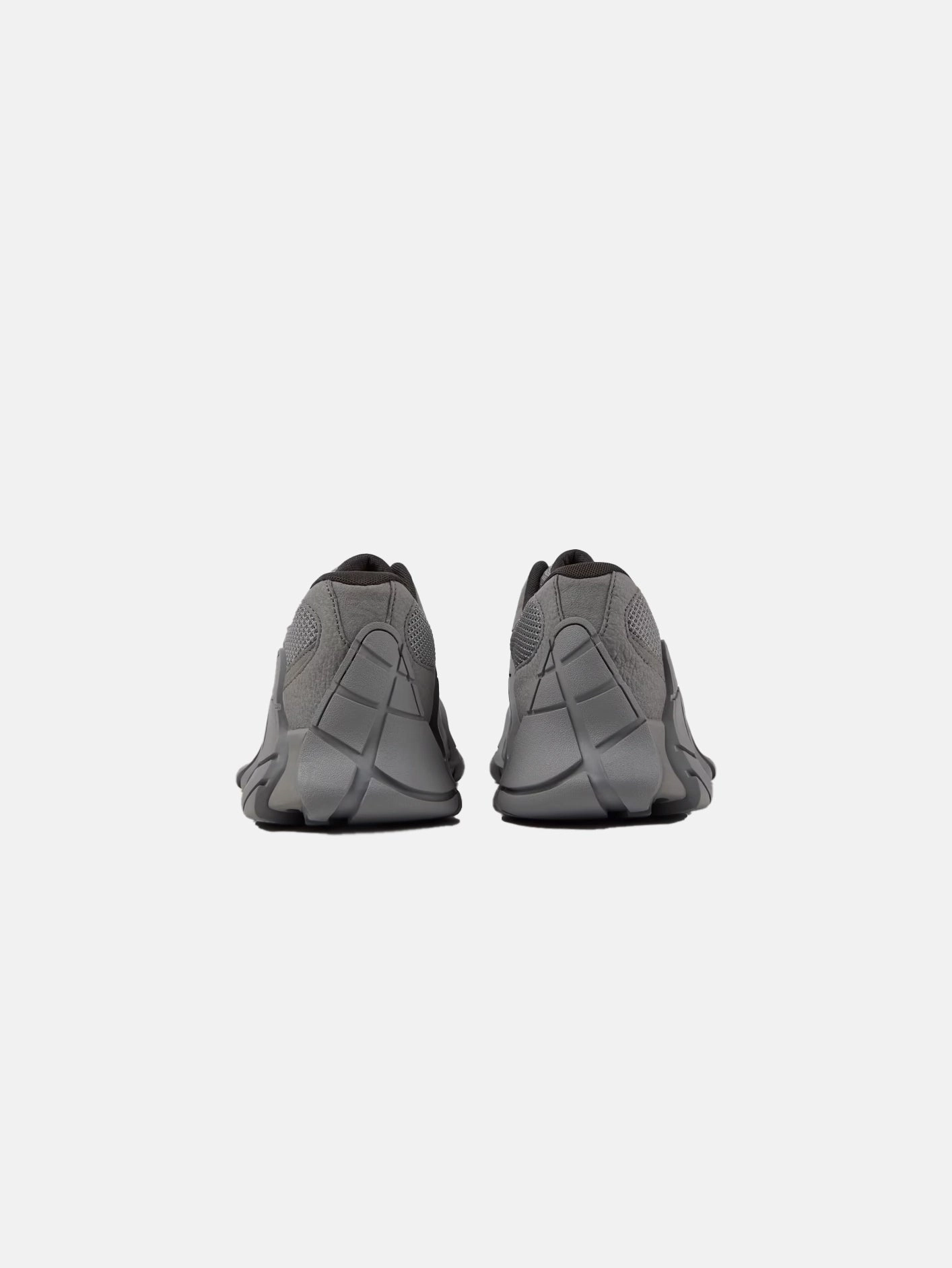Tormenta - Medium Gray Light Step-On Comfort