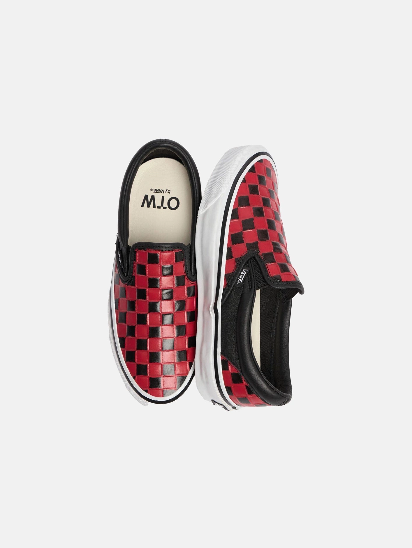 Travel Step-On Comfort OTW Classic Slip-On 98 Vibram "Black/Racing Red"